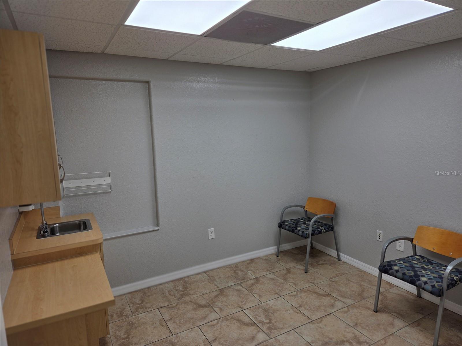 141 N OAKWOOD AVE — photo 19