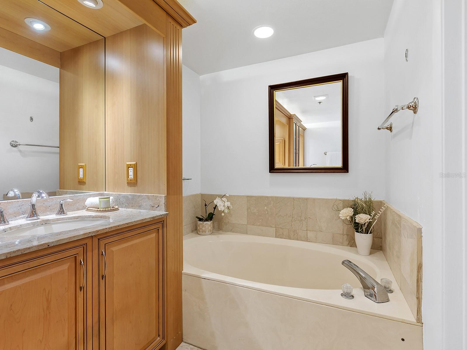 1255 N GULFSTREAM AVE #205 — photo 23