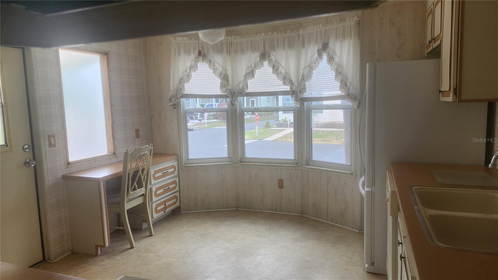 157 N FIJI CIR — photo 26