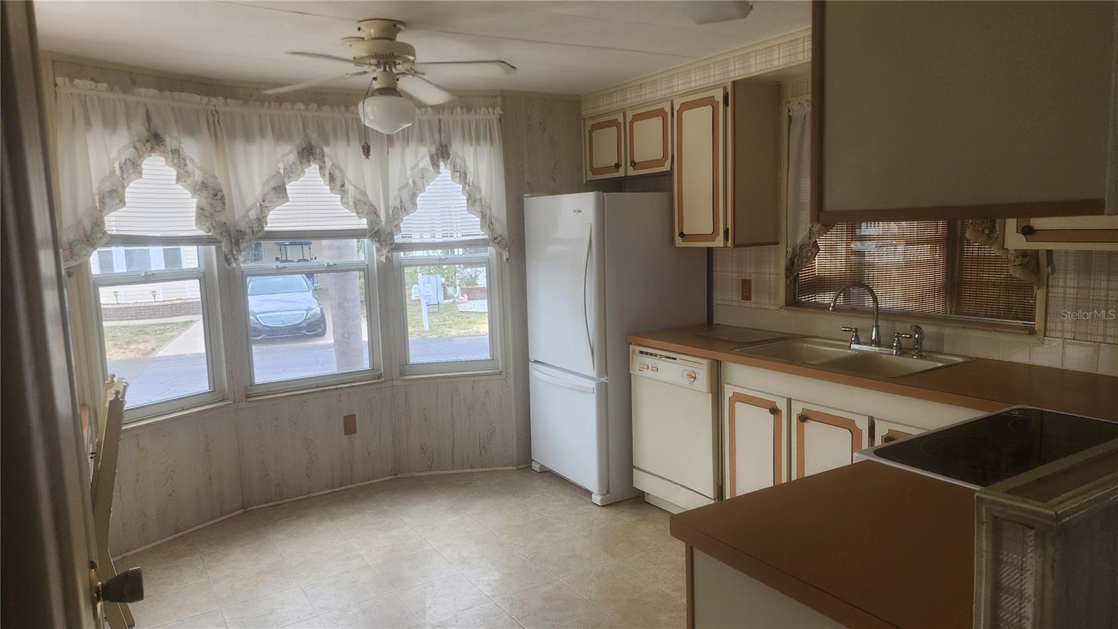 157 N FIJI CIR — photo 27