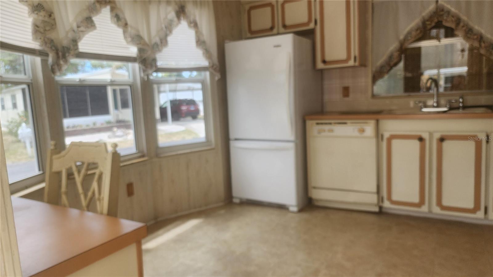 157 N FIJI CIR — photo 16