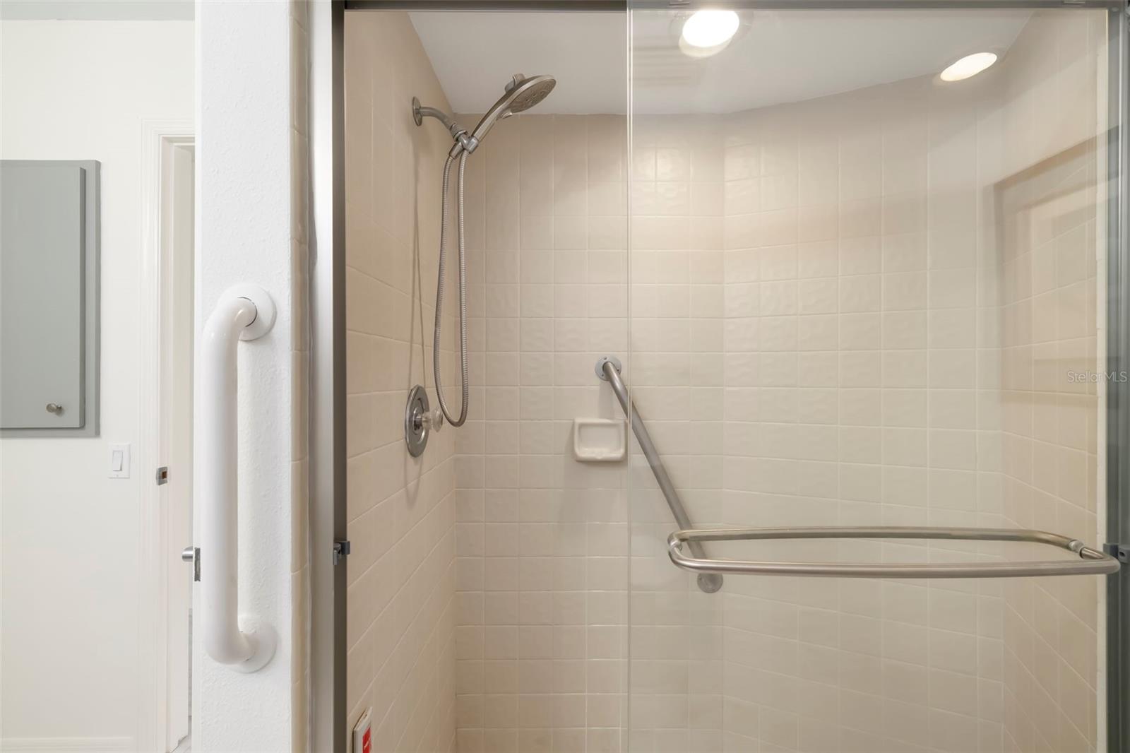 3862 WILSHIRE CIR W #107 — photo 23