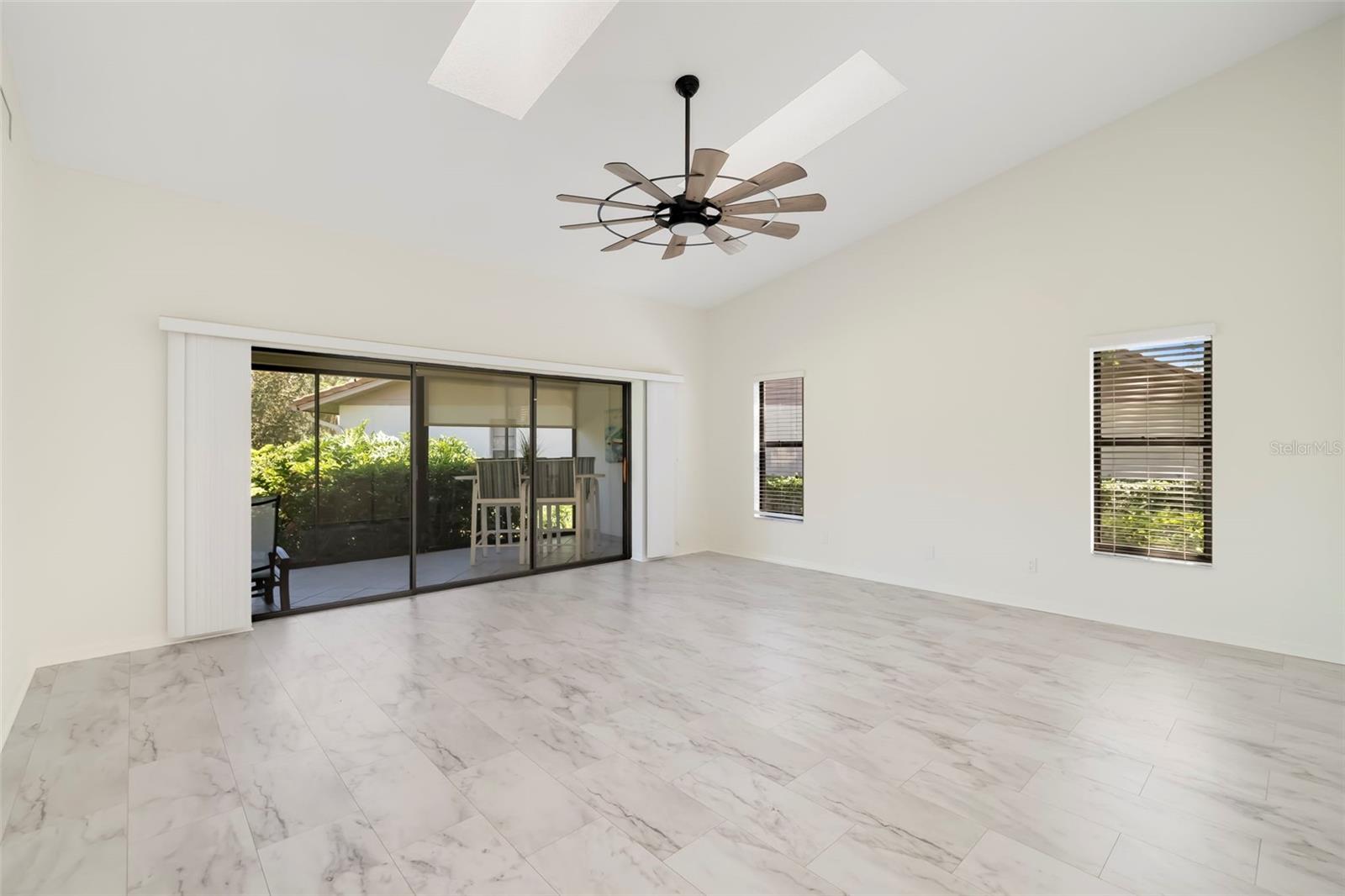3862 WILSHIRE CIR W #107 — photo 5