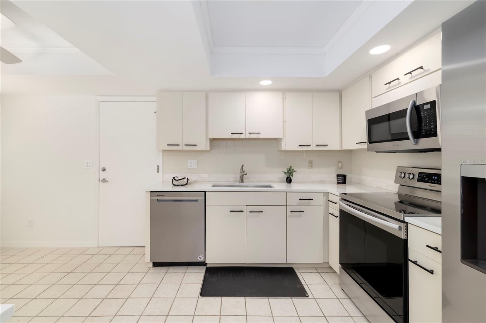 3862 WILSHIRE CIR W #107 — photo 14
