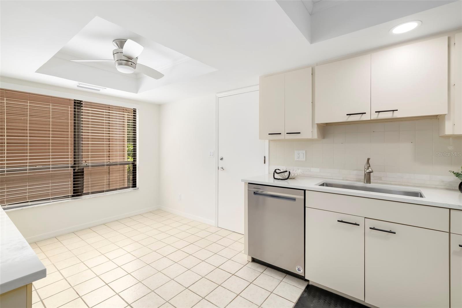 3862 WILSHIRE CIR W #107 — photo 17