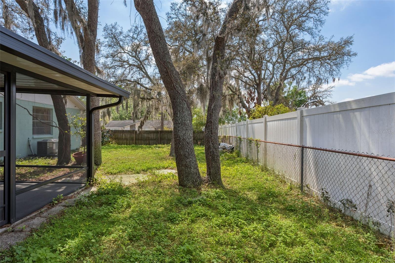 502 AVOCADO CIR — photo 41