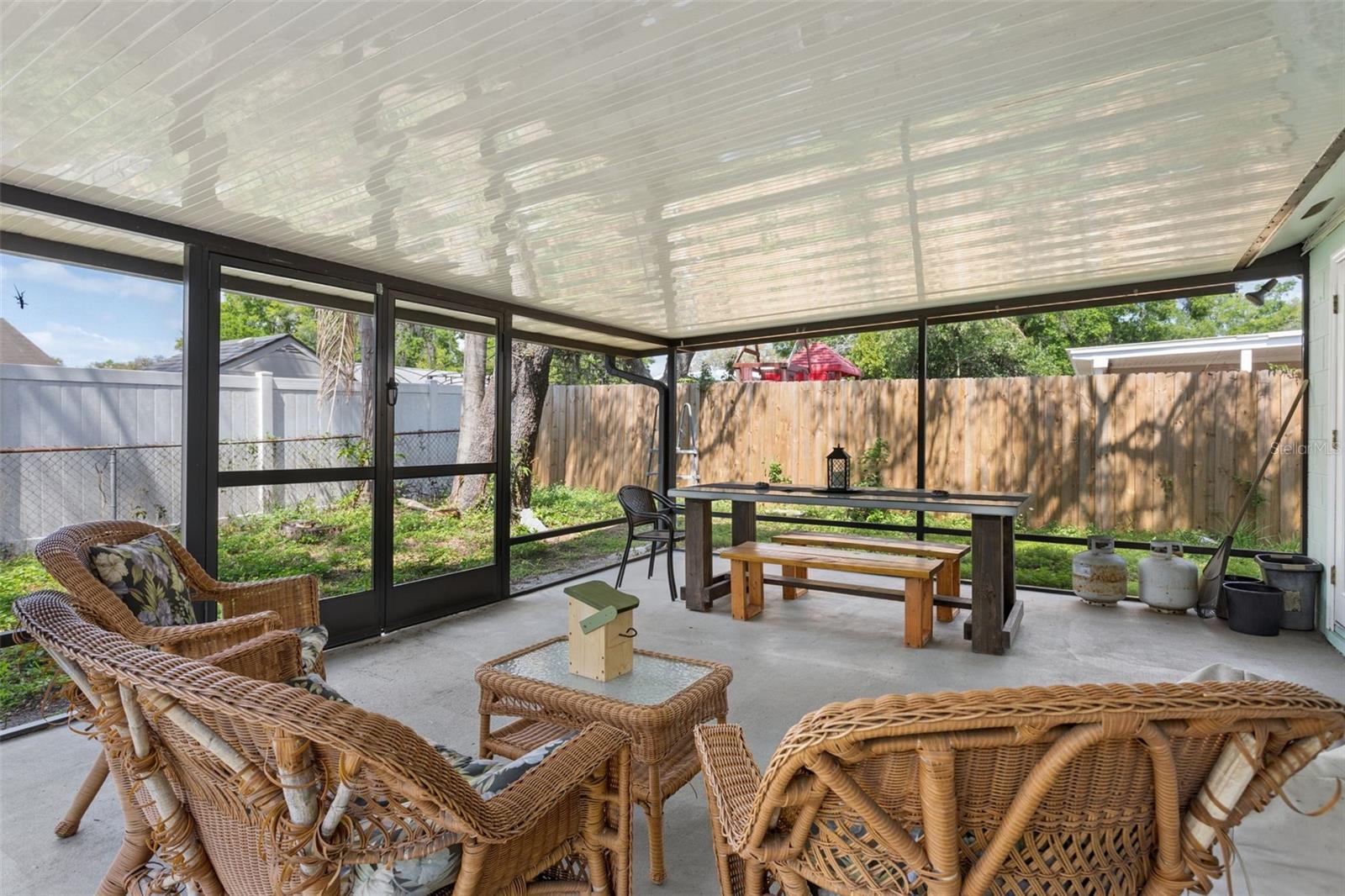 502 AVOCADO CIR — photo 39