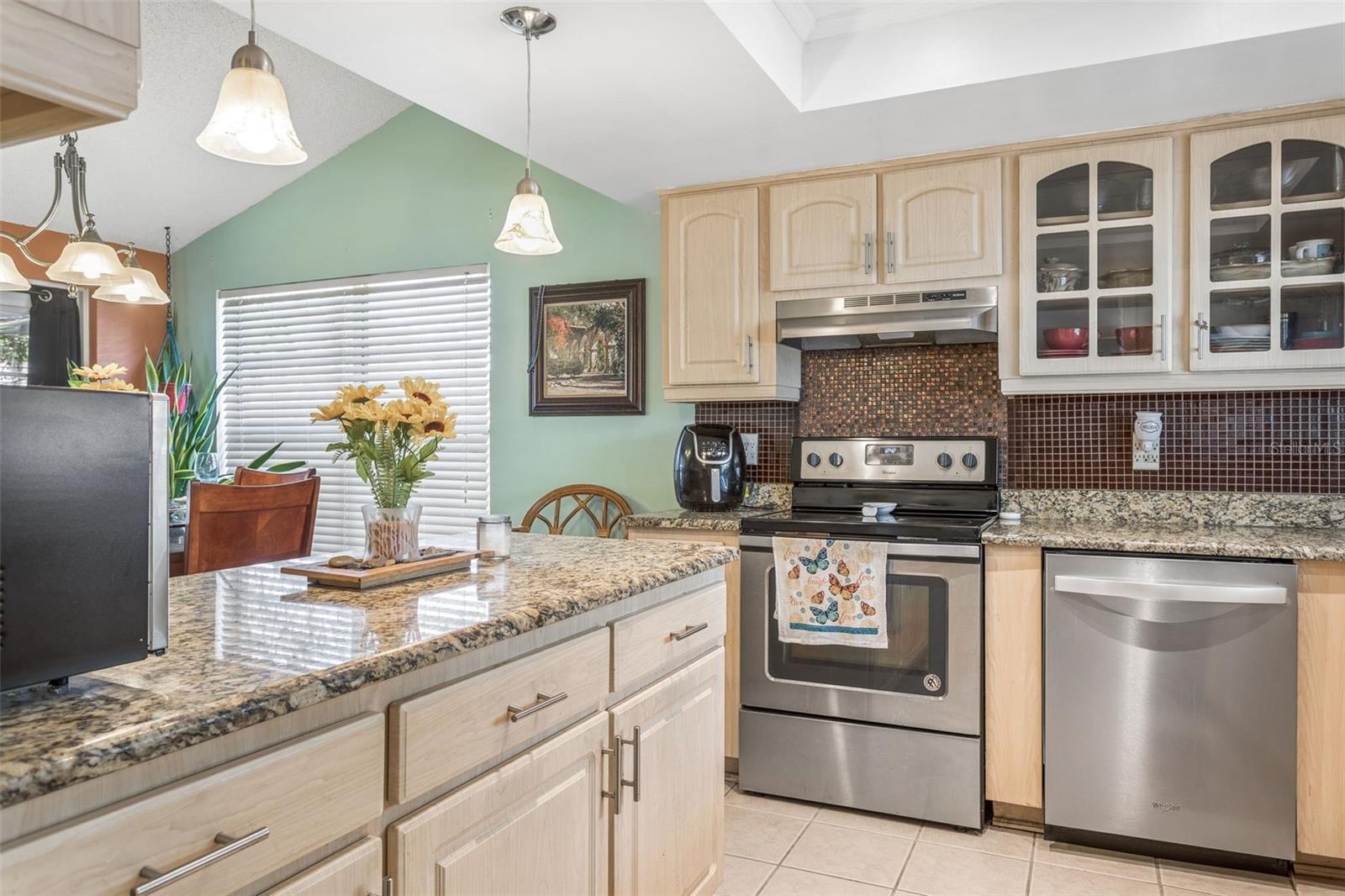 502 AVOCADO CIR — photo 15