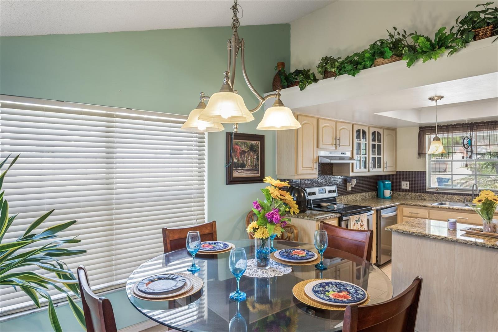 502 AVOCADO CIR — photo 18