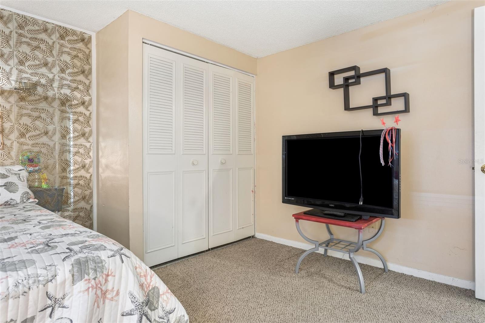 502 AVOCADO CIR — photo 24