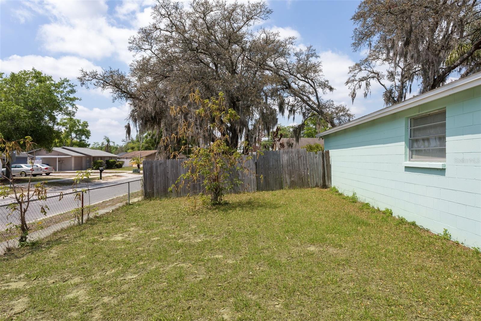 502 AVOCADO CIR — photo 49
