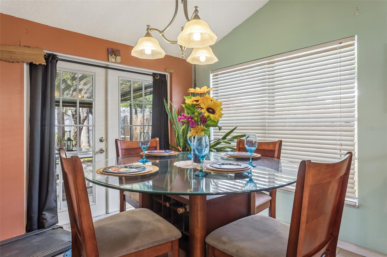 502 AVOCADO CIR — photo 13