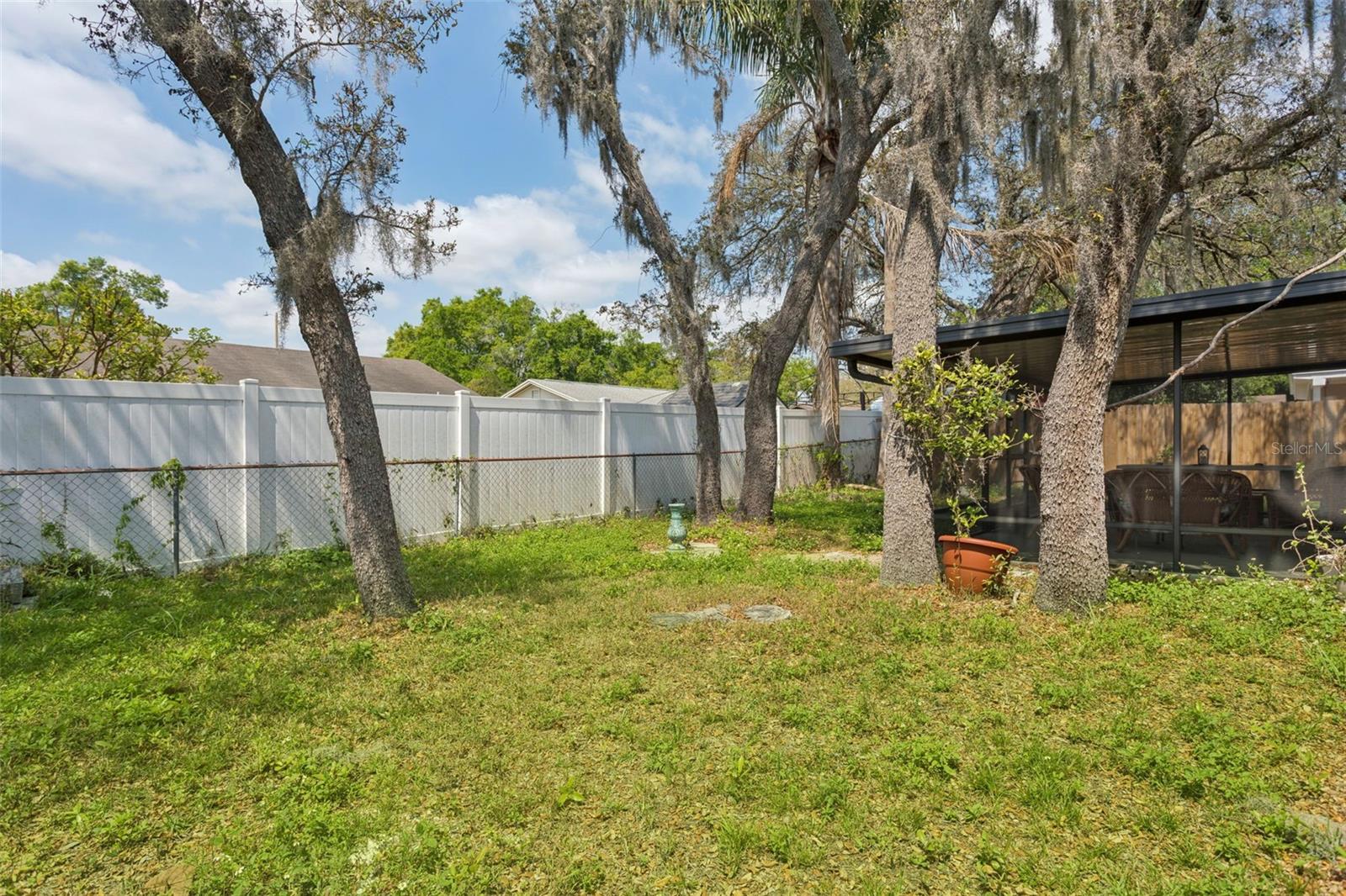 502 AVOCADO CIR — photo 44