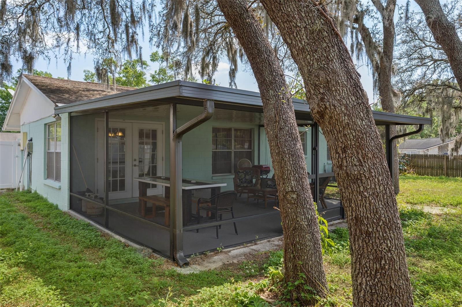 502 AVOCADO CIR — photo 46