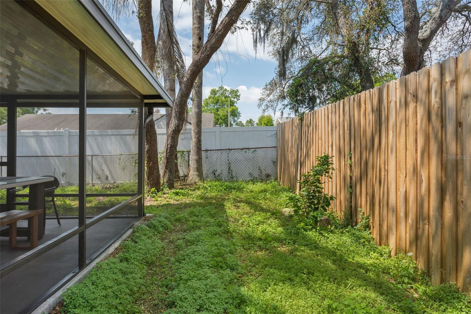 502 AVOCADO CIR — photo 45