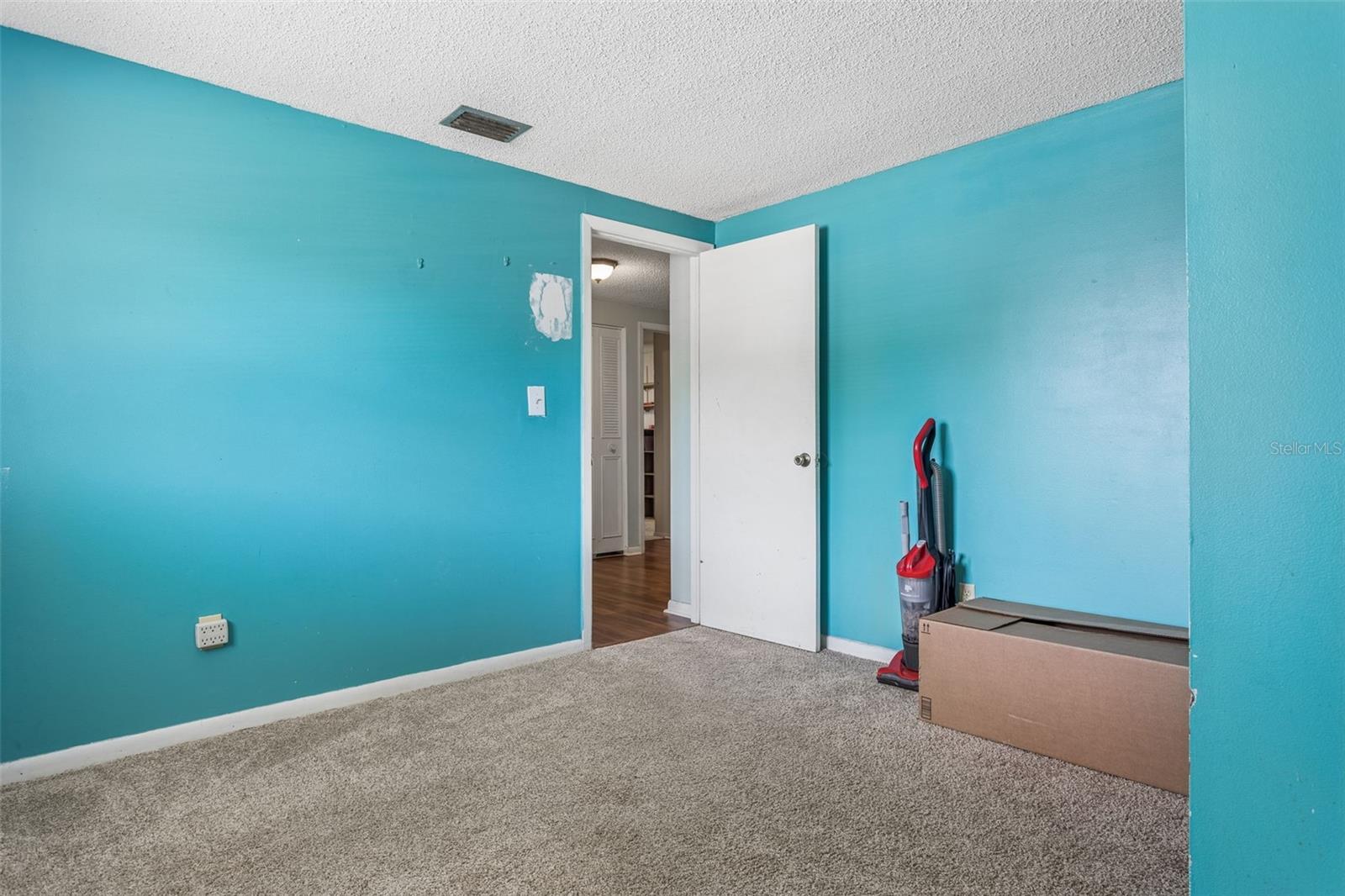 502 AVOCADO CIR — photo 28