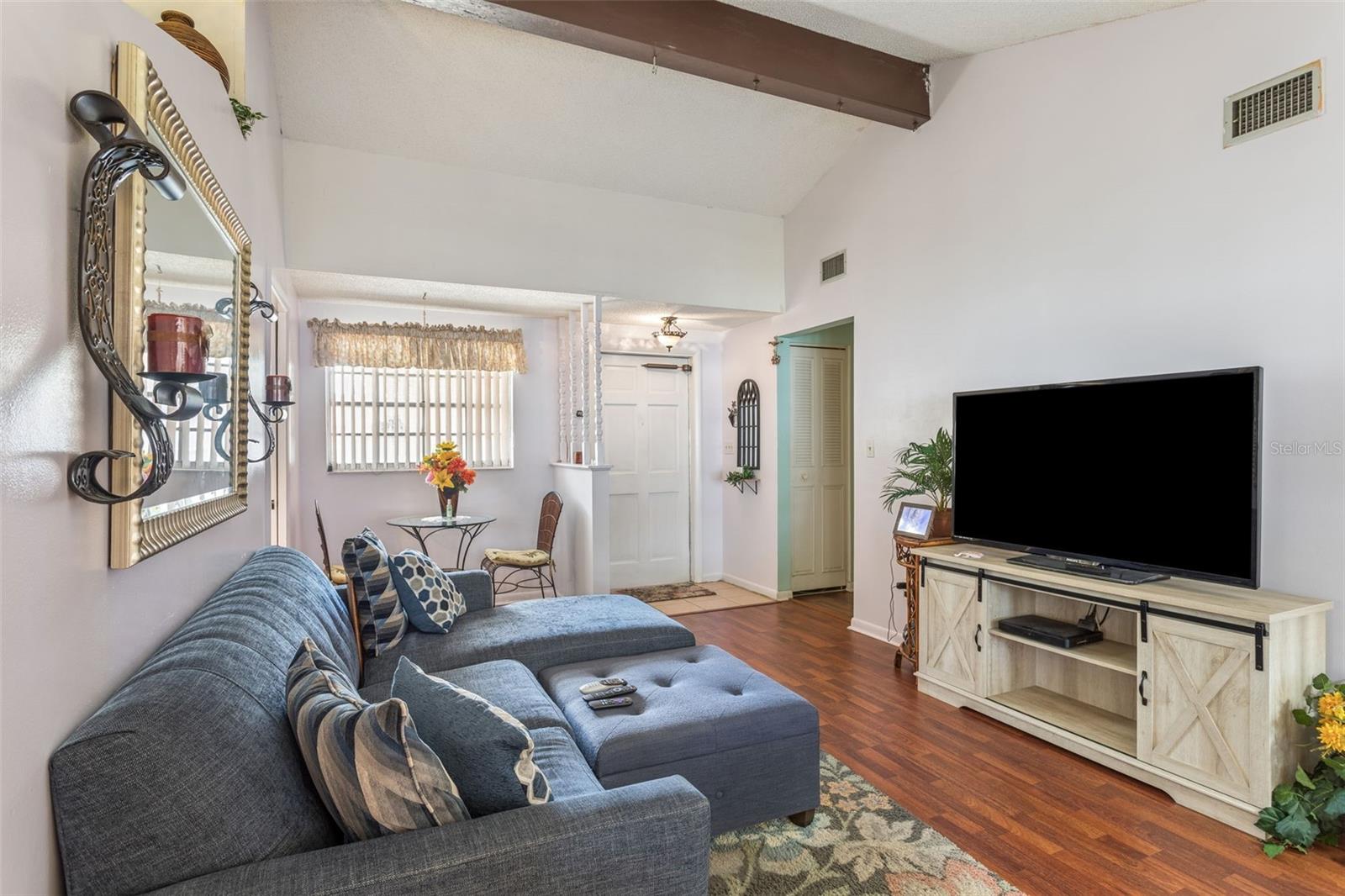 502 AVOCADO CIR — photo 10
