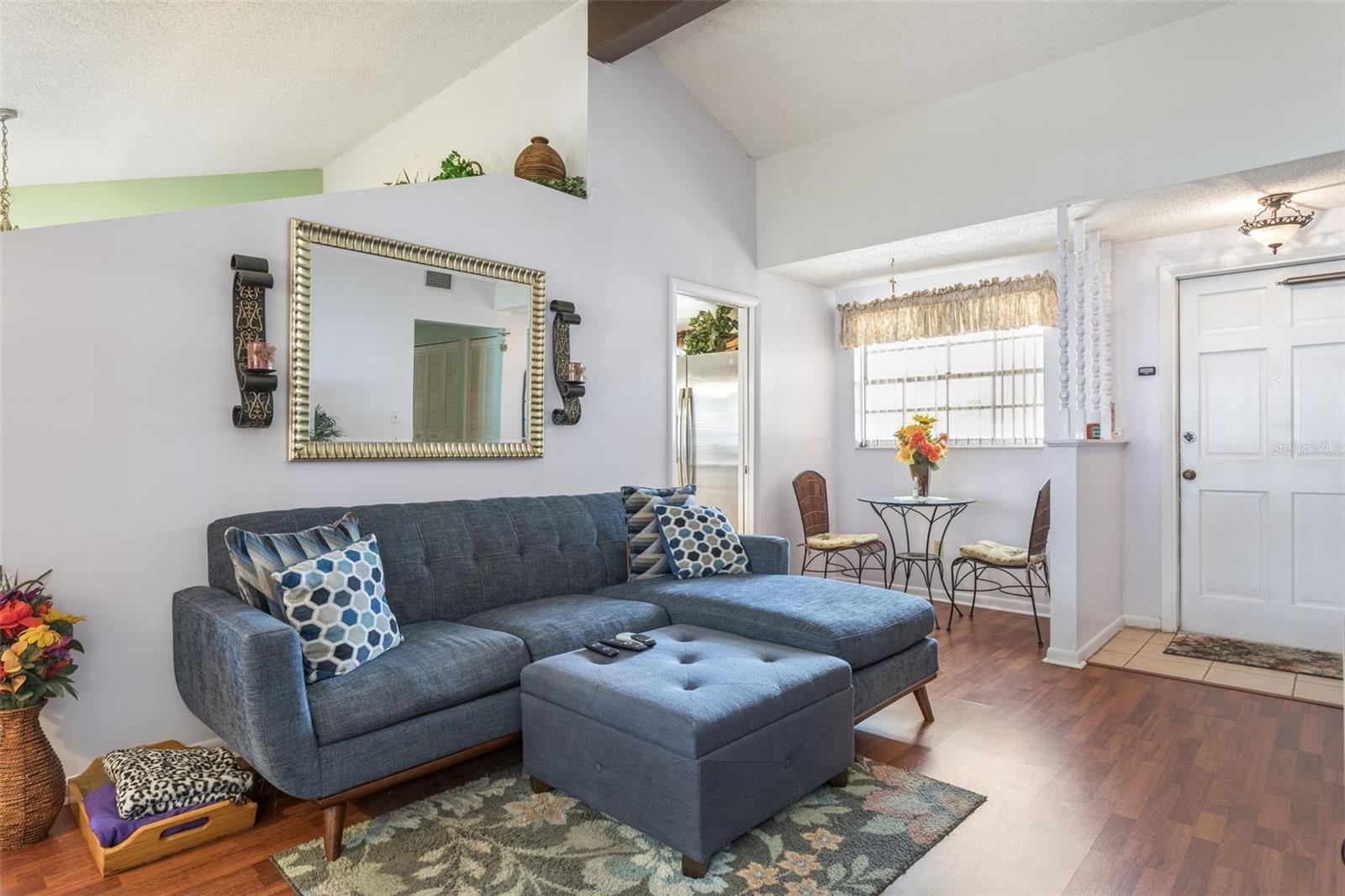 502 AVOCADO CIR — photo 8