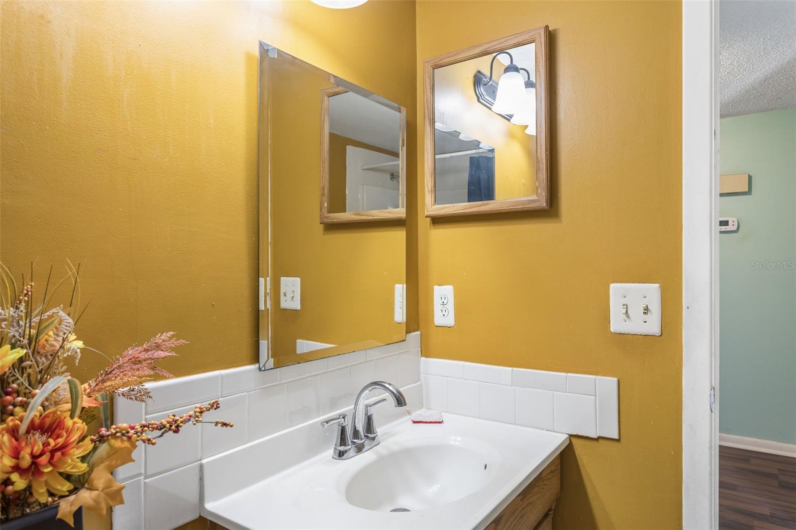 502 AVOCADO CIR — photo 26