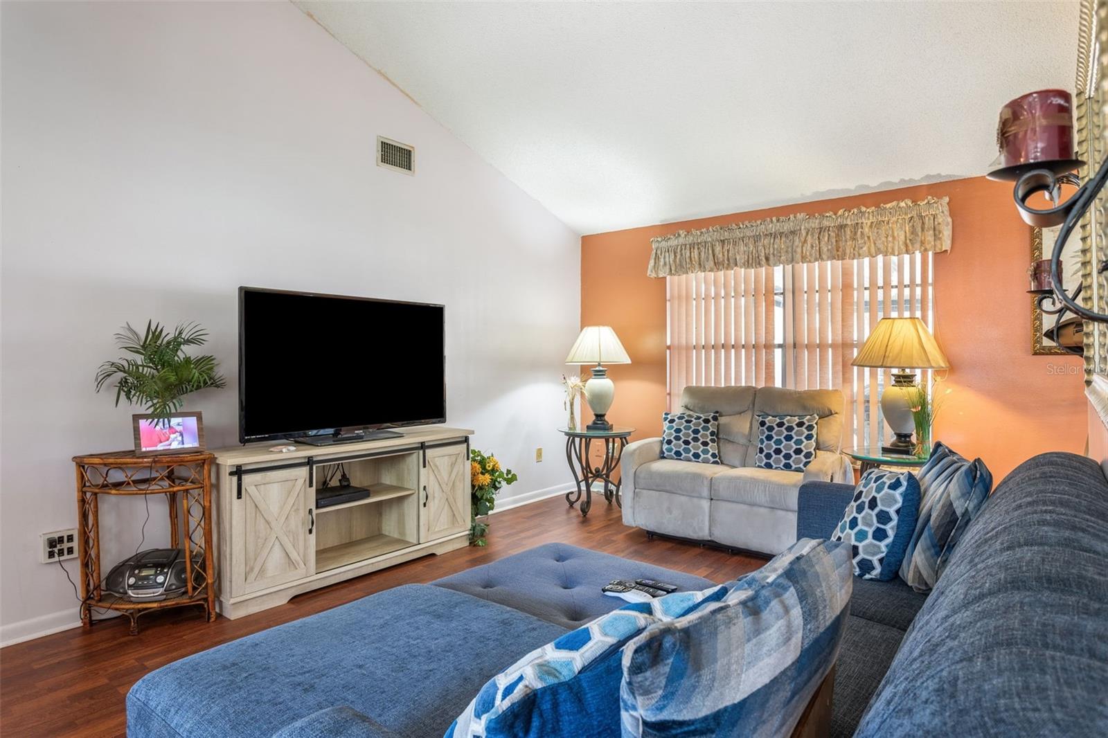 502 AVOCADO CIR — photo 11