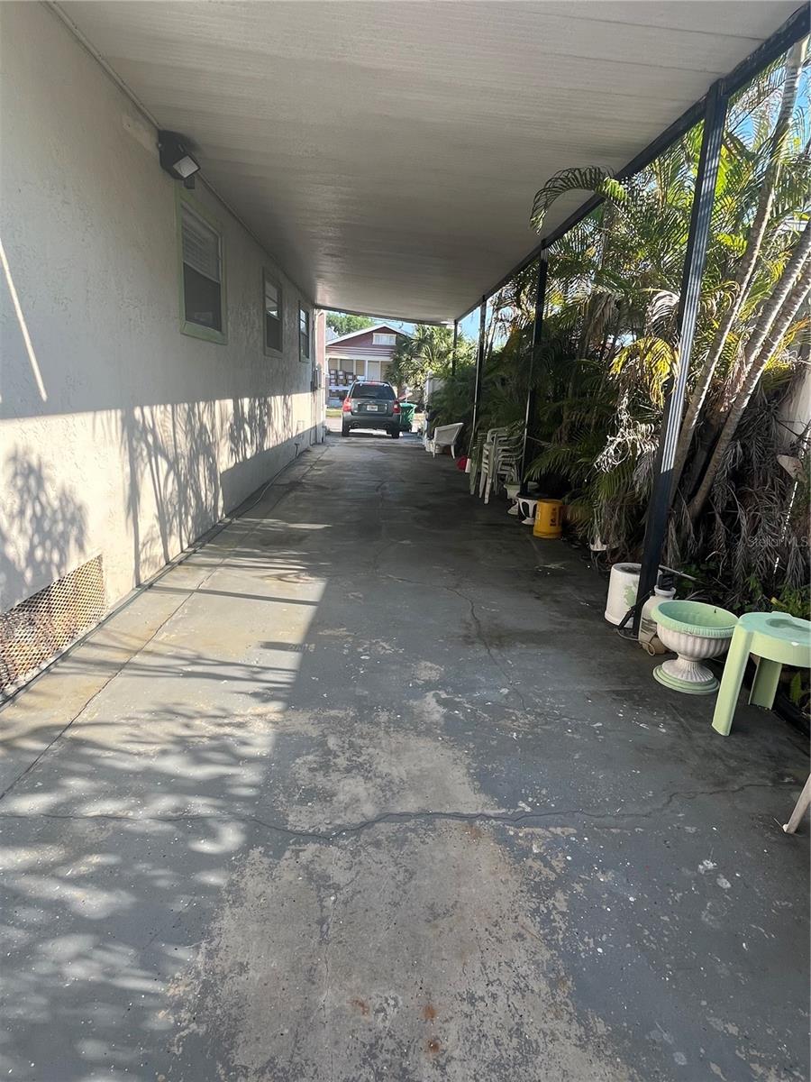 2405 CORRINE ST — photo 44