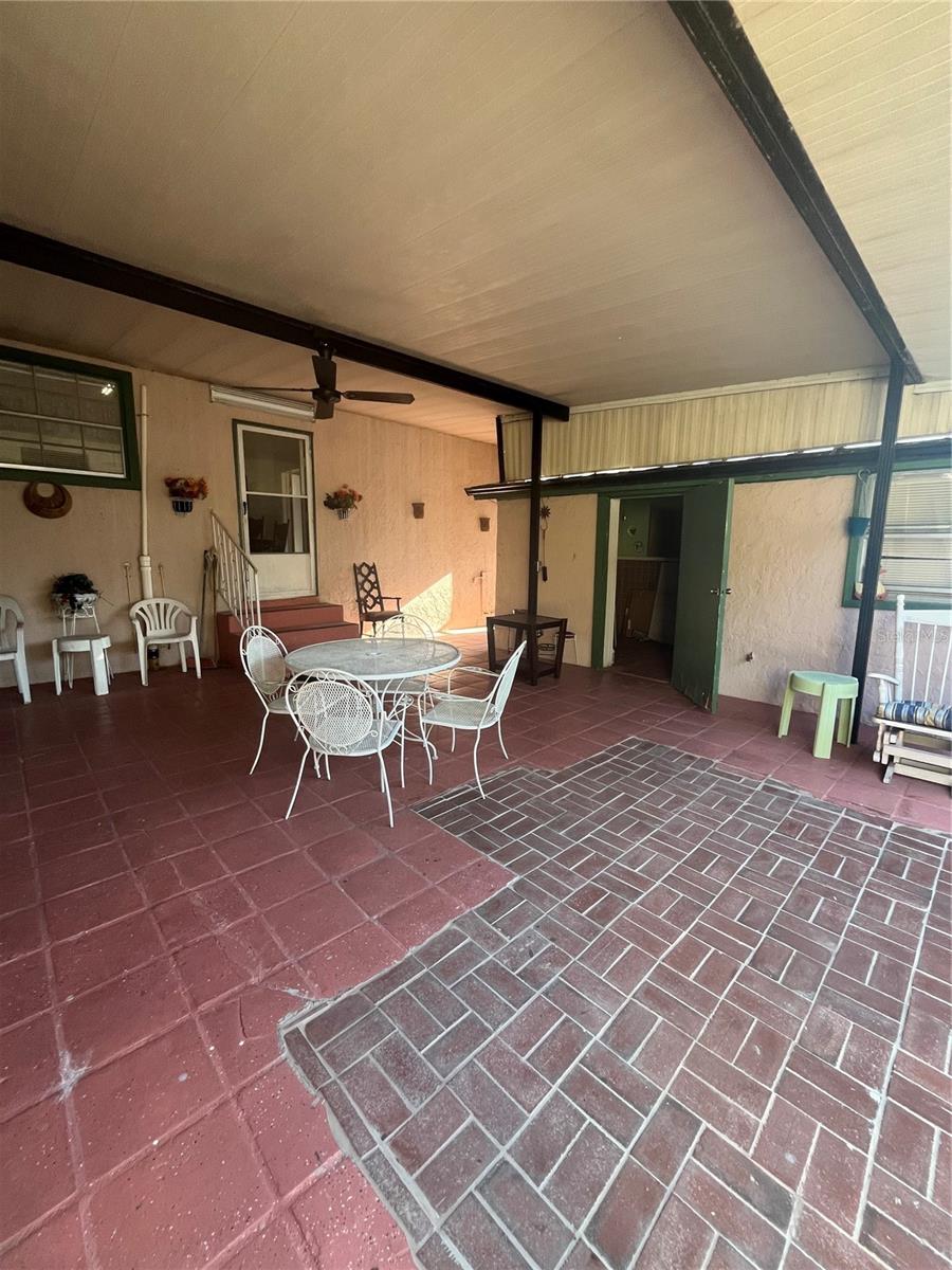 2405 CORRINE ST — photo 35
