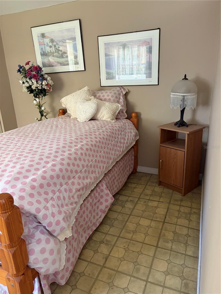 2405 CORRINE ST — photo 38
