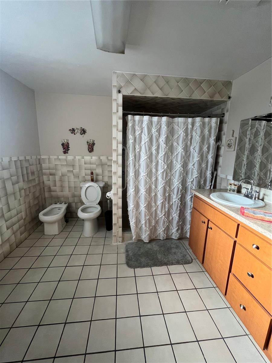 2405 CORRINE ST — photo 19