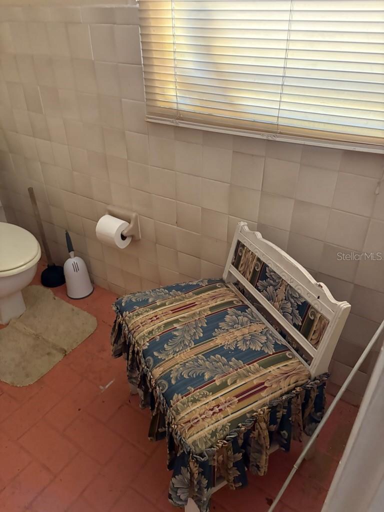 2405 CORRINE ST — photo 32