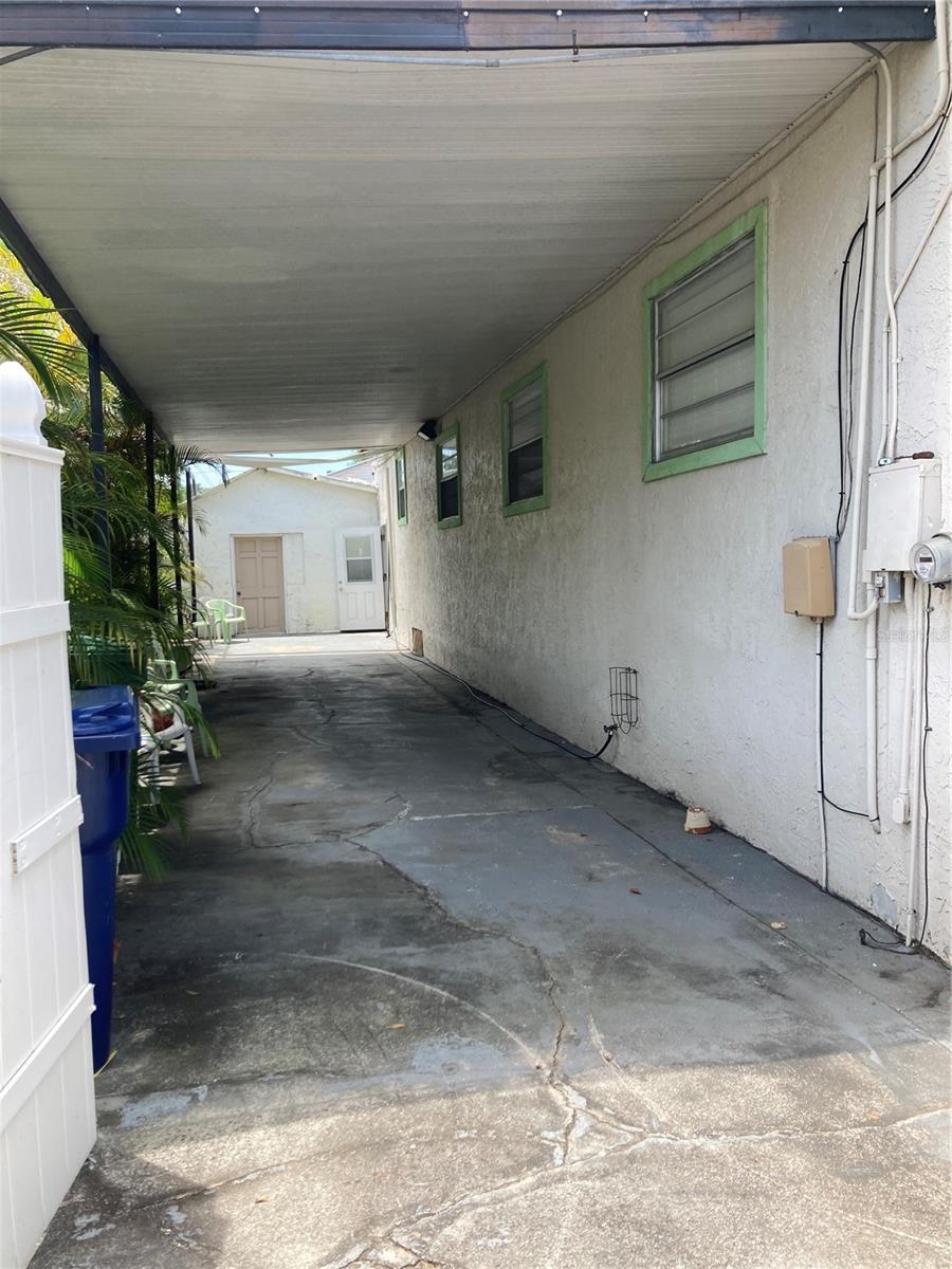 2405 CORRINE ST — photo 43