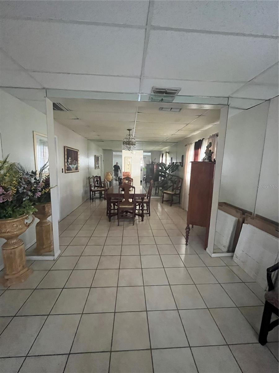 2405 CORRINE ST — photo 23