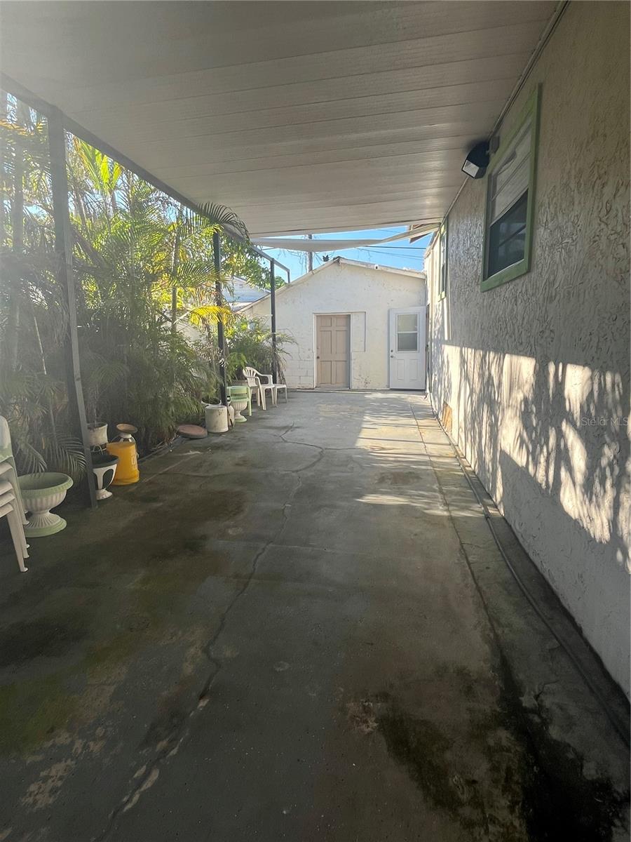 2405 CORRINE ST — photo 45