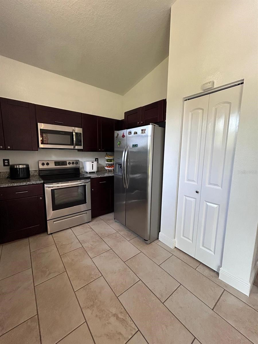 5103 E 18TH AVE — photo 14