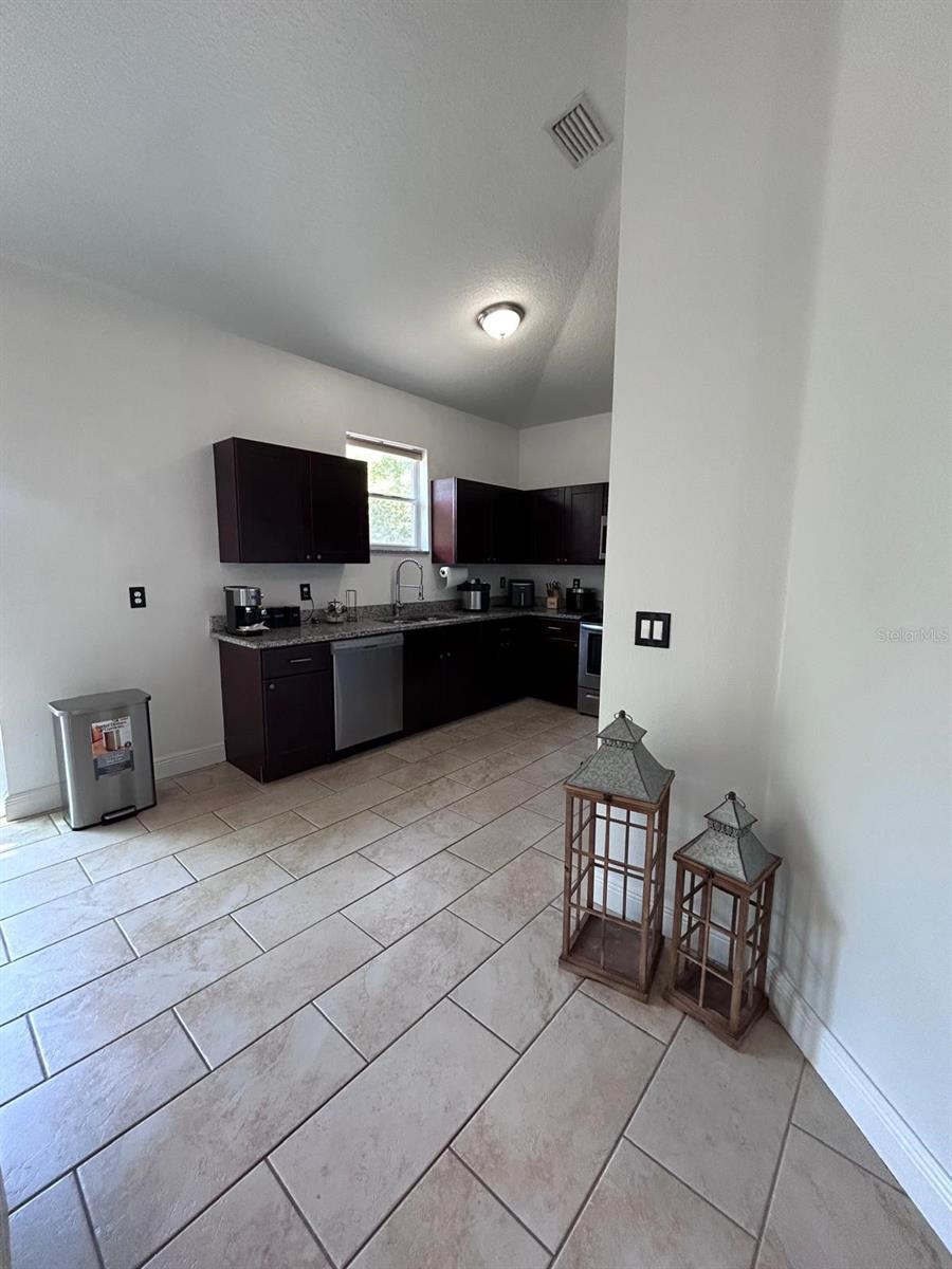 5103 E 18TH AVE — photo 16