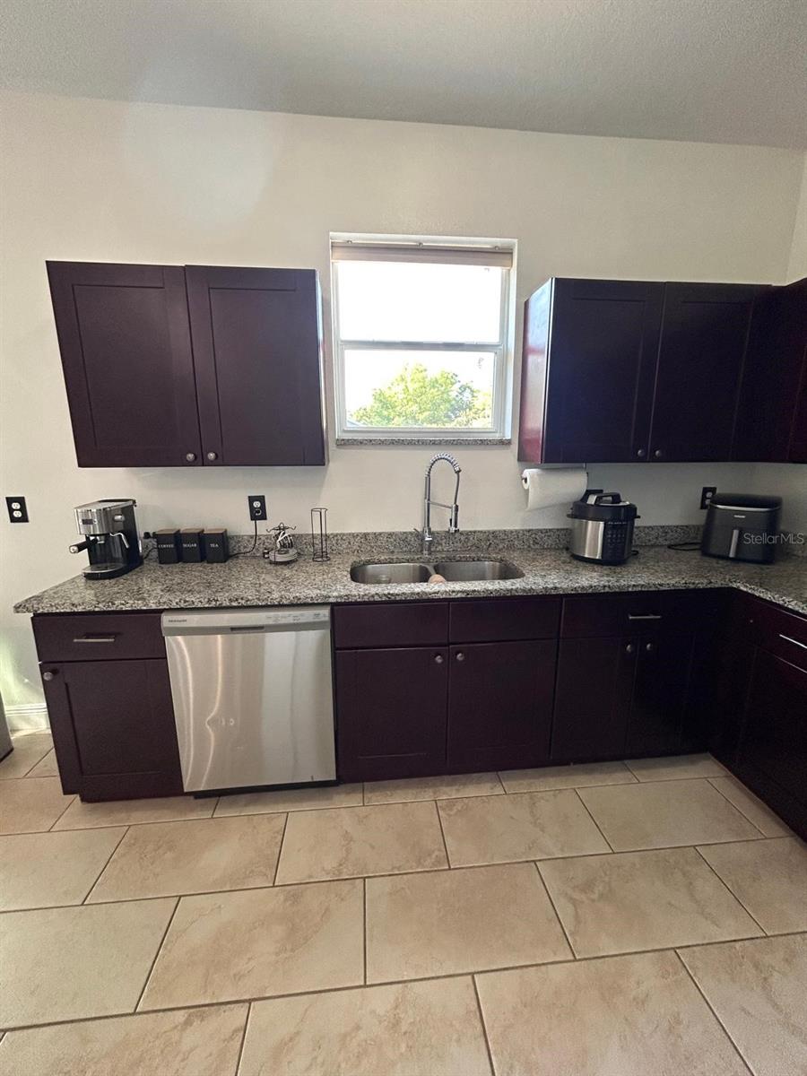 5103 E 18TH AVE — photo 13