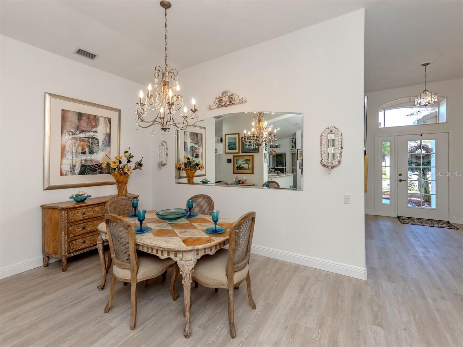 404 PINEWOOD LAKE DR — photo 8