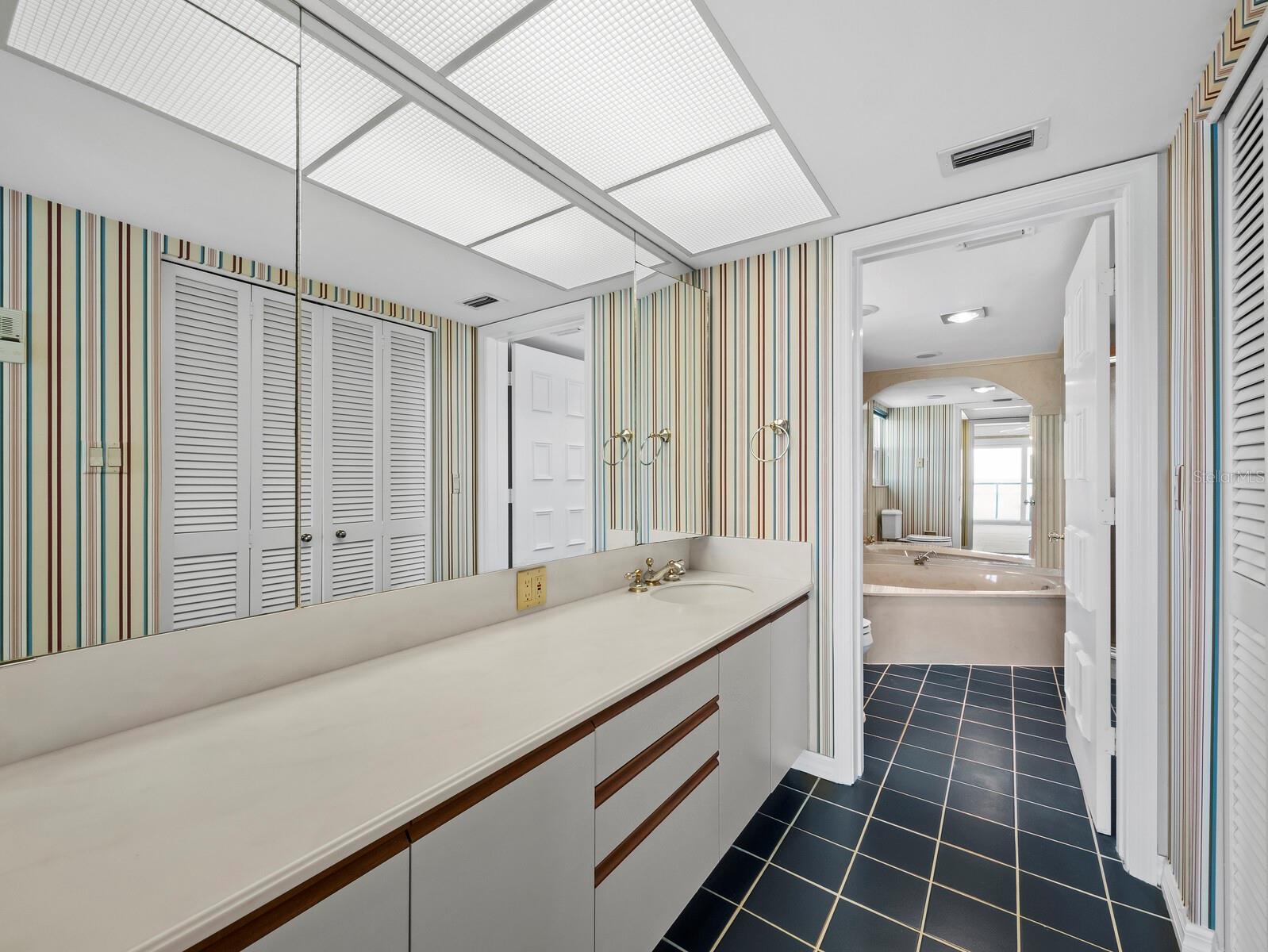 4712 OCEAN BLVD #W10 — photo 36