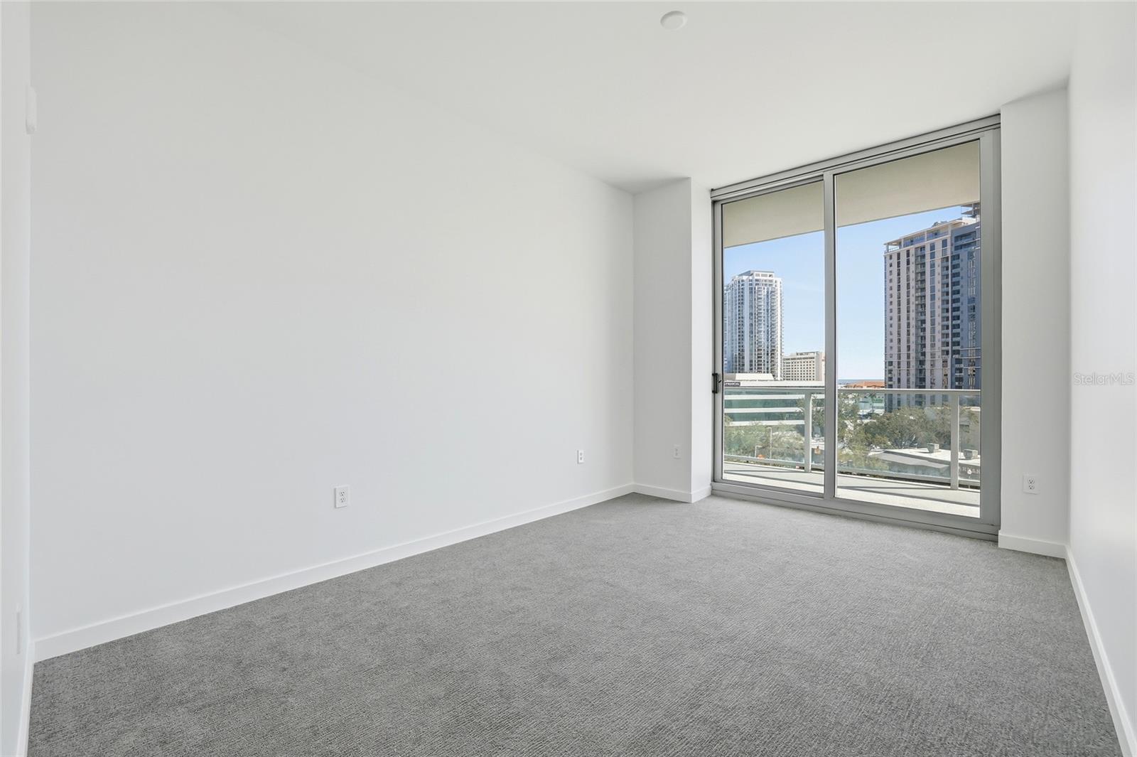 400 CENTRAL AVE #505 — photo 39