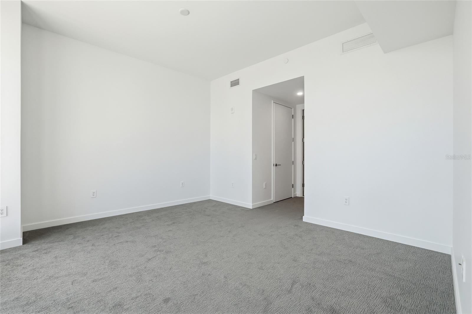 400 CENTRAL AVE #505 — photo 23