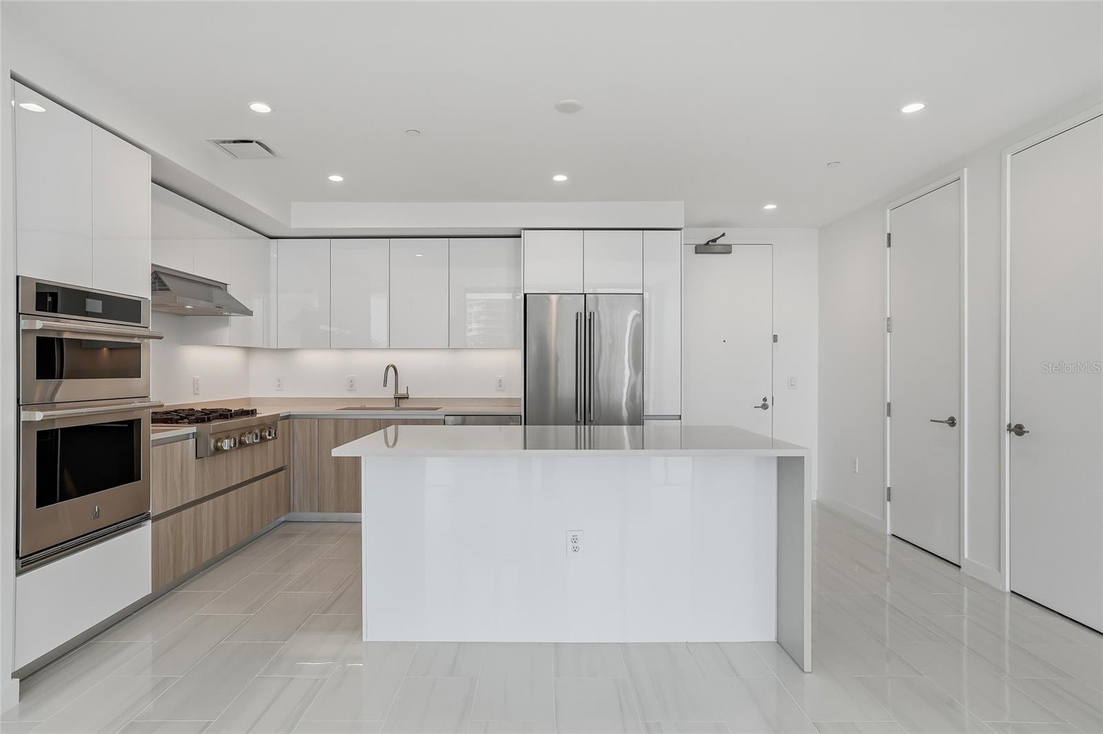400 CENTRAL AVE #505 — photo 12