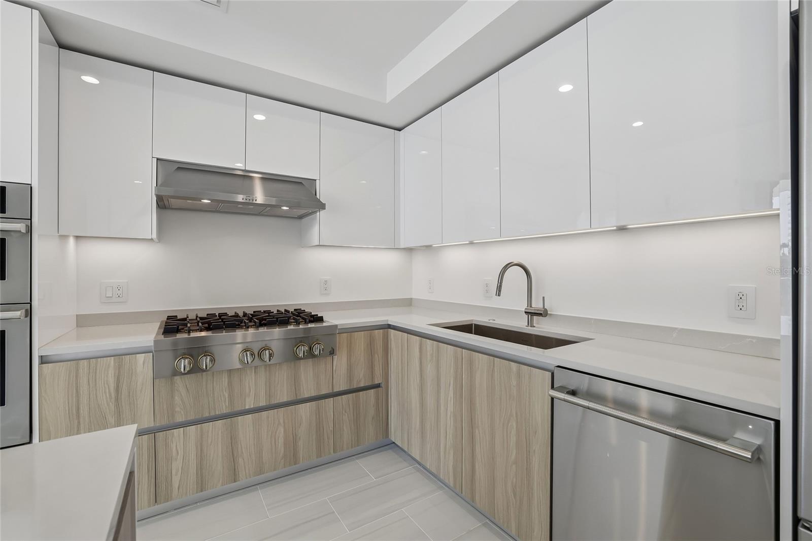 400 CENTRAL AVE #505 — photo 11