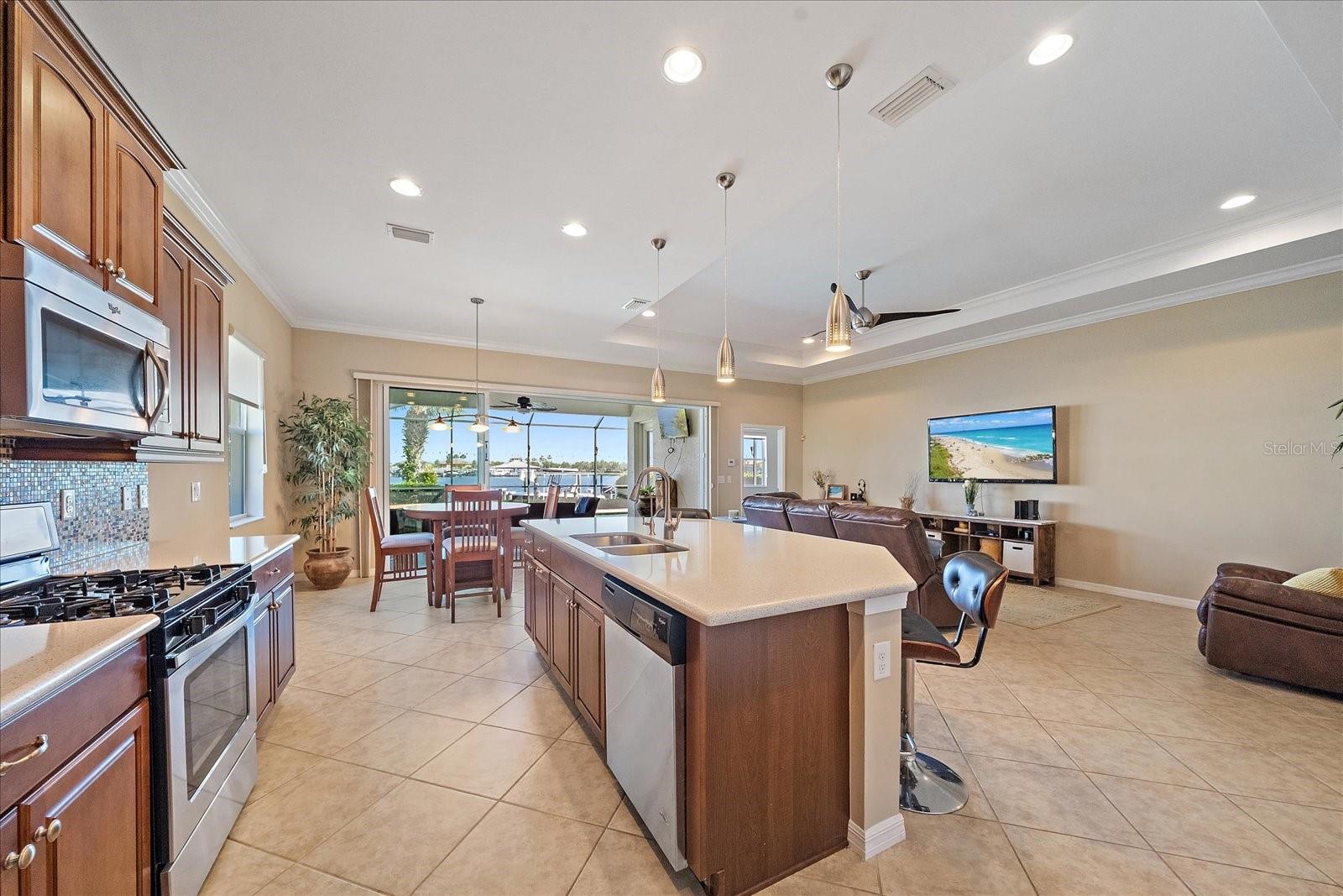 5040 LAKE OVERLOOK AVE — photo 11