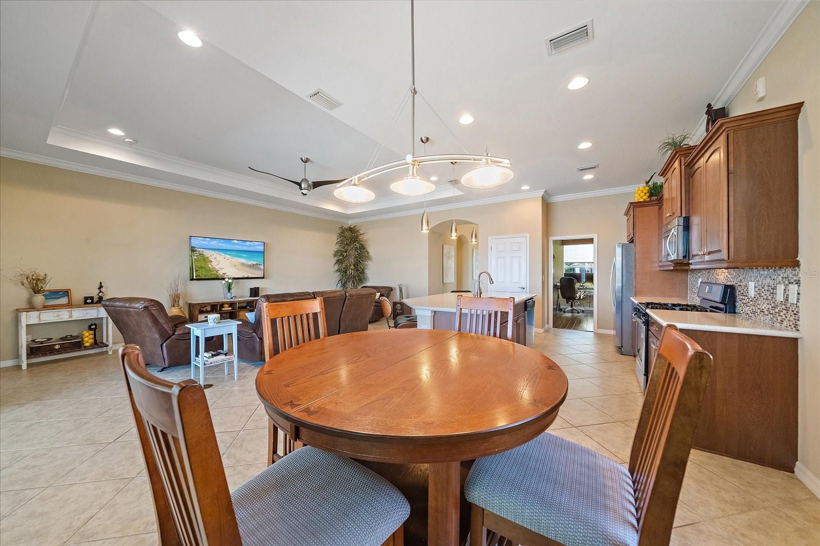 5040 LAKE OVERLOOK AVE — photo 16
