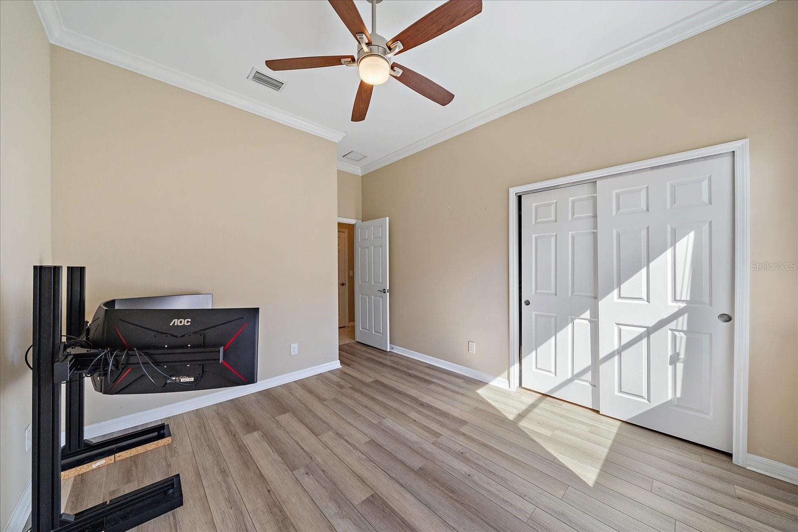 5040 LAKE OVERLOOK AVE — photo 32