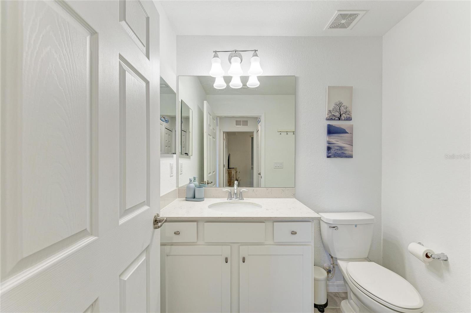 18114 GAWTHROP DR #204 — photo 32