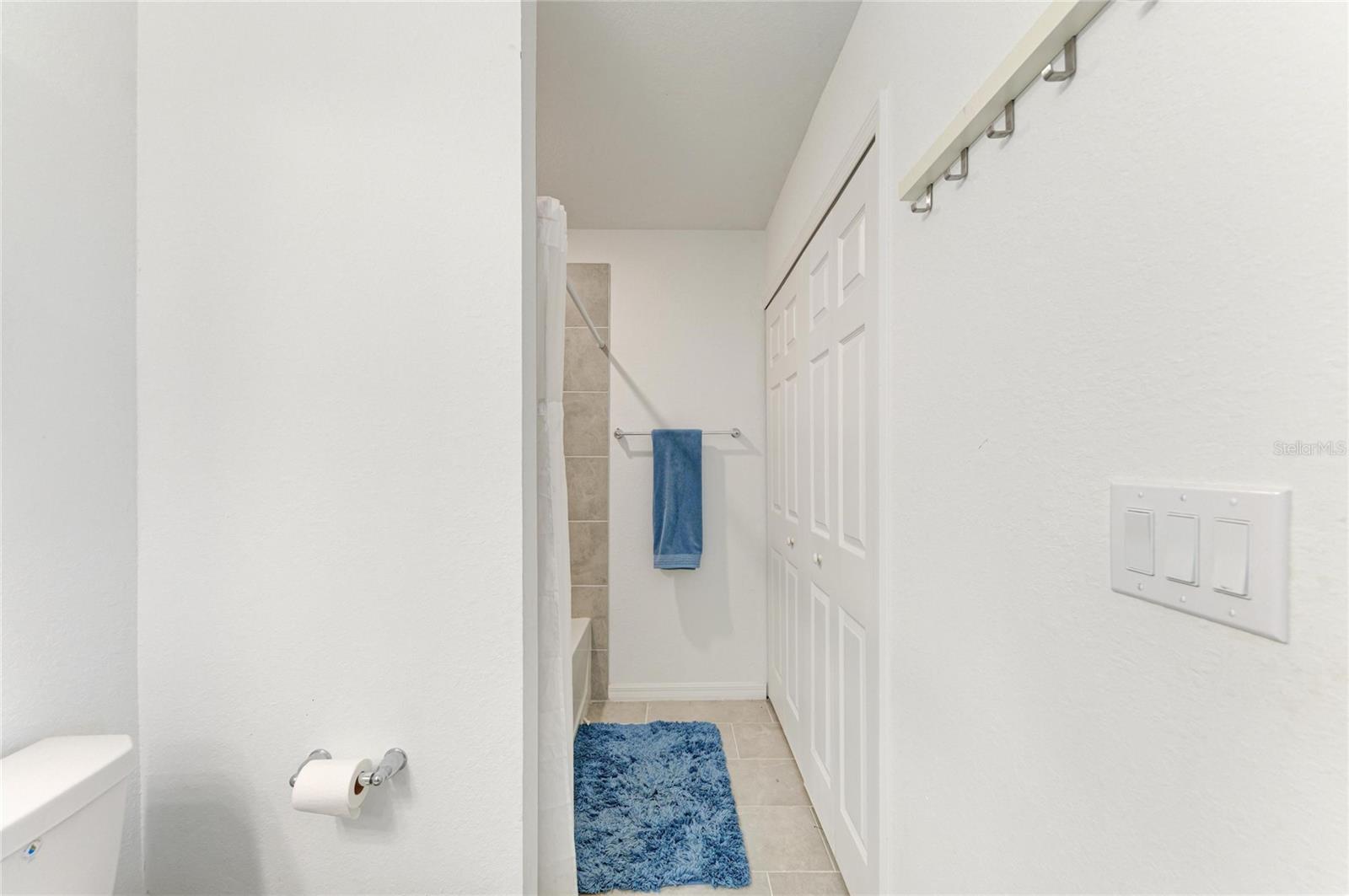 18114 GAWTHROP DR #204 — photo 34