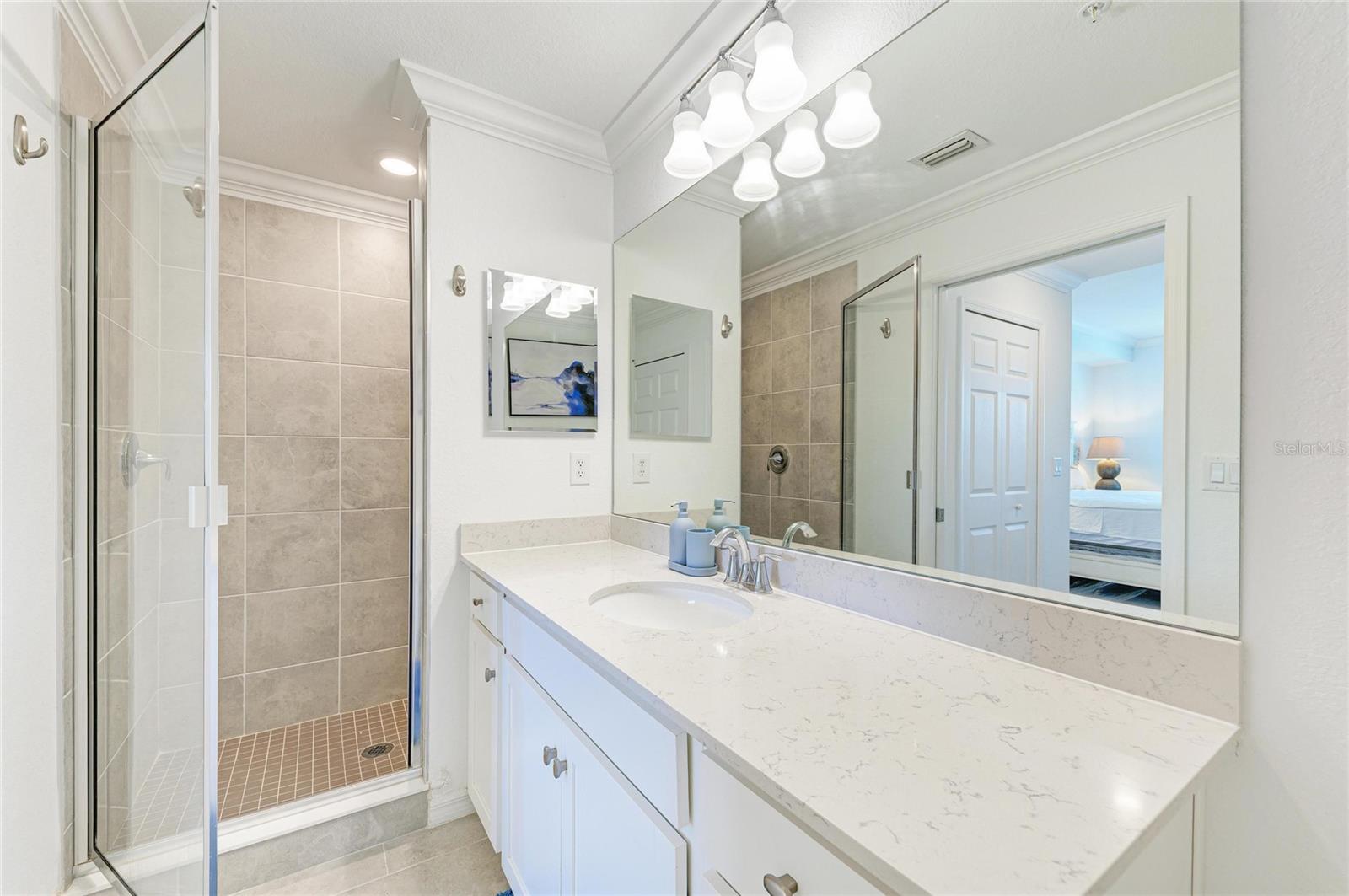 18114 GAWTHROP DR #204 — photo 26