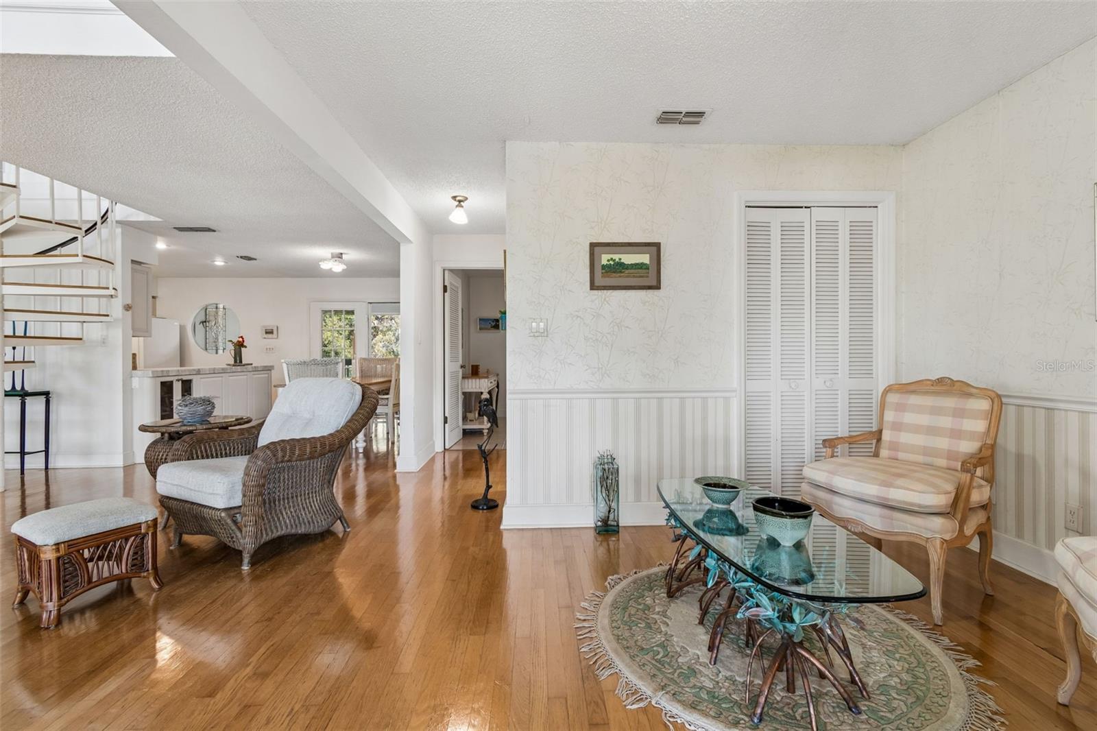 600 N MAYO ST — photo 16