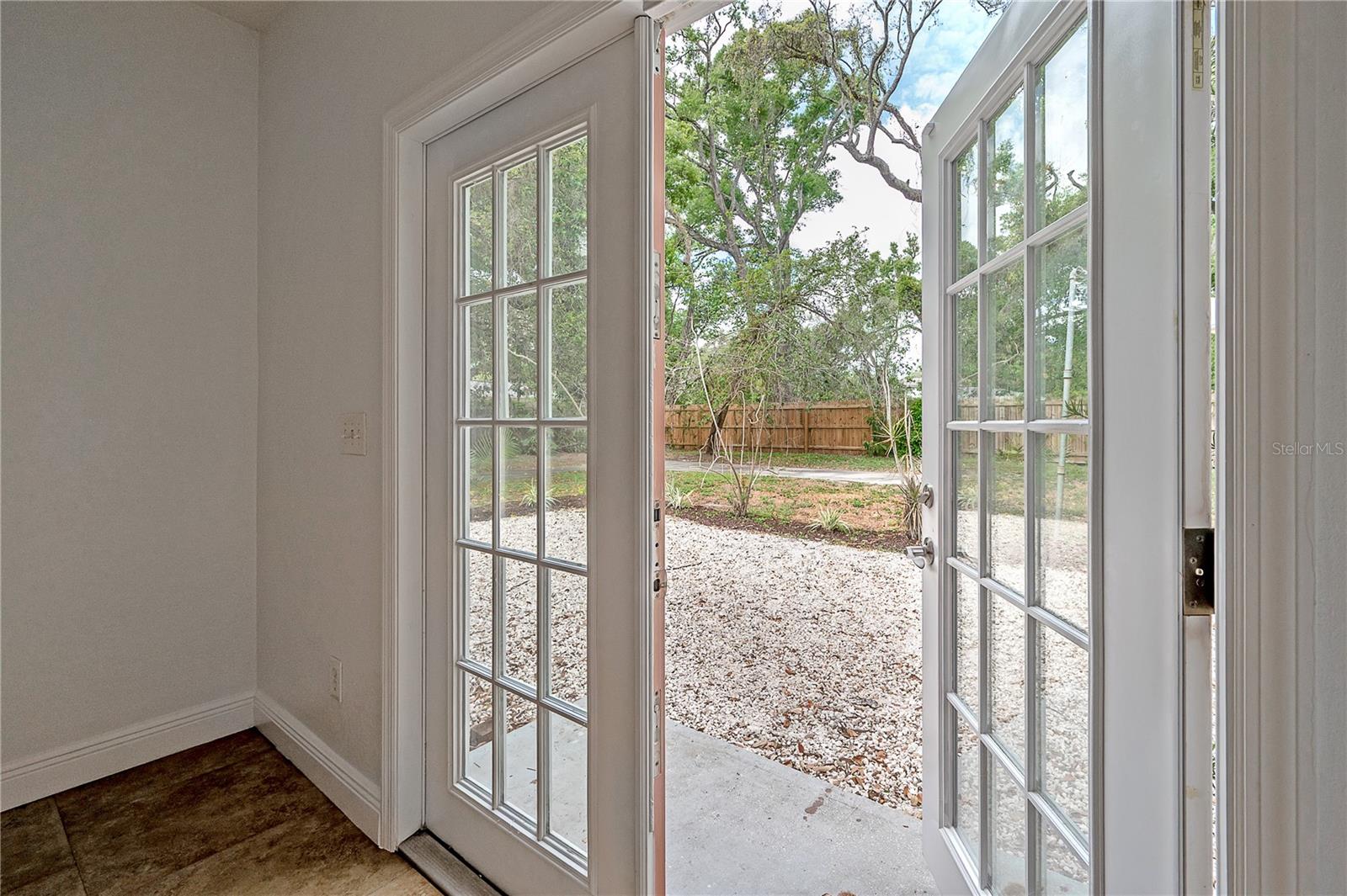 4206 N DOWNING AVE — photo 24