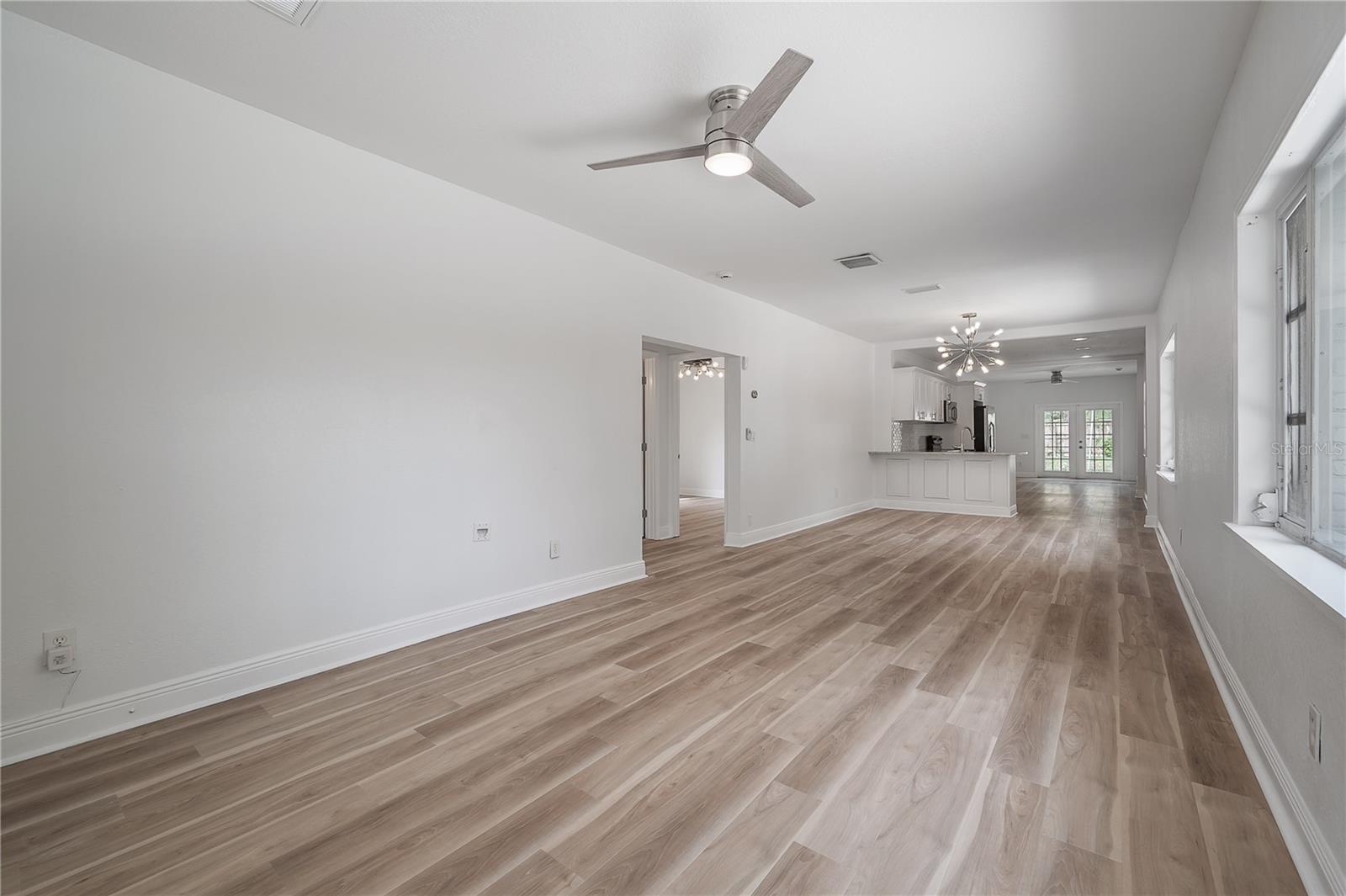 4206 N DOWNING AVE — photo 6